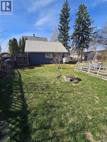 717 Coteau Avenue, Weyburn, SK - Outdoor
