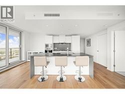 1808 8555 GRANVILLE STREET Vancouver, BC V6P 0C3