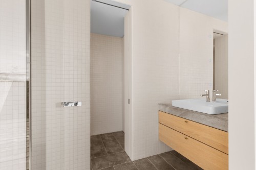 Salle de bains attenante à la CCP - 4729 Av. Palm, Montréal (Le Sud-Ouest), QC - Indoor Photo Showing Bathroom