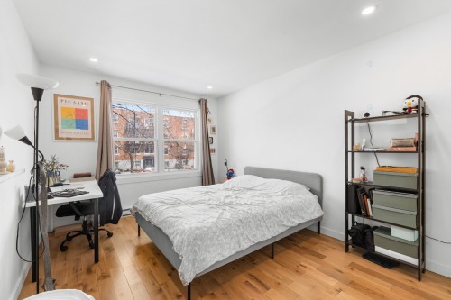 Chambre à coucher - 4-5180 Rue St-Hubert, Montréal (Le Plateau-Mont-Royal), QC - Indoor Photo Showing Bedroom