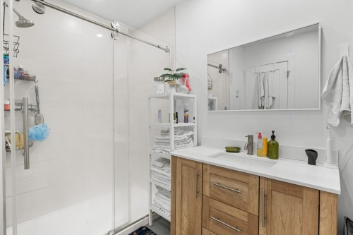 Salle de bains - 4-5180 Rue St-Hubert, Montréal (Le Plateau-Mont-Royal), QC - Indoor Photo Showing Bathroom