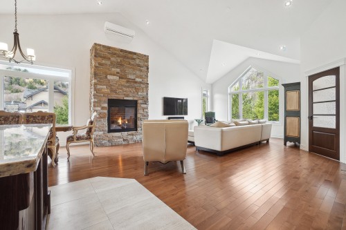 Vue d'ensemble - 1150 Crois. De La Sablière, Sainte-Adèle, QC - Indoor Photo Showing Living Room With Fireplace