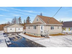 86 Marks ST Saint Stephen, NB E3L 2B5