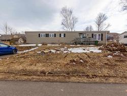 102 Heritage Drive Cornwall, PE C0A 1H5