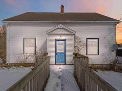 18 Willow Street Hantsport, NS B0P 1P0