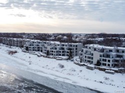 302-152 Rue des Trésors-de-l'Île Charlemagne, QC J5Z 4P6