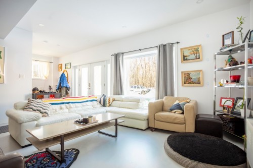 Intergenerational - 40 Ch. Davidson, La Pêche, QC - Indoor Photo Showing Living Room
