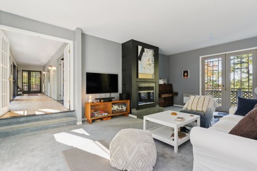 Salon - 19 Ch. Mccarthy, Chelsea, QC - Indoor Photo Showing Living Room