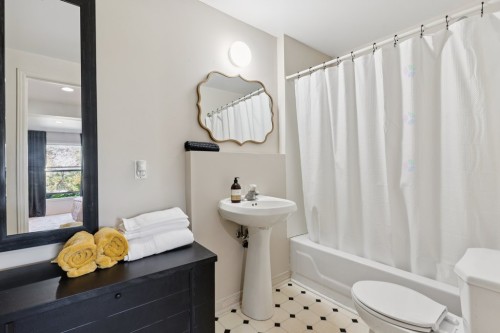 Intergénération - 19 Ch. Mccarthy, Chelsea, QC - Indoor Photo Showing Bathroom