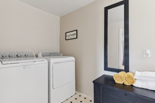 Intergénération - 19 Ch. Mccarthy, Chelsea, QC - Indoor Photo Showing Laundry Room