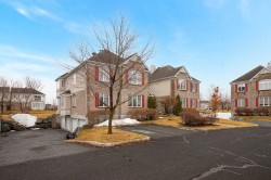 10-654 Rue Jean-Deslauriers Boucherville, QC J4B 8N1