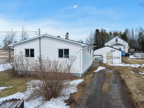 228 Murphy Road, Westmount, NS 