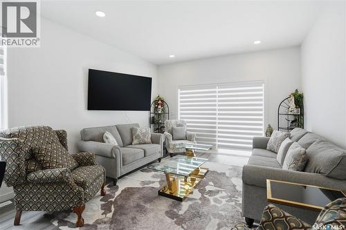 194 Sharma Lane, Saskatoon, SK - Indoor Photo Showing Living Room