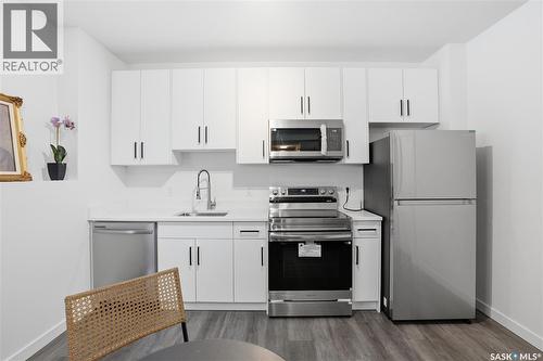 194 Sharma Lane, Saskatoon, SK - Indoor Photo Showing Kitchen