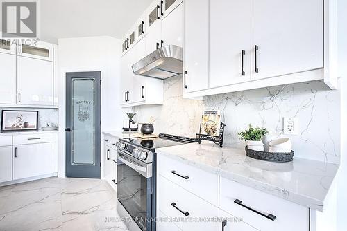 4282 Liberty Cross, London South (South V), ON - Indoor Photo Showing Kitchen With Upgraded Kitchen