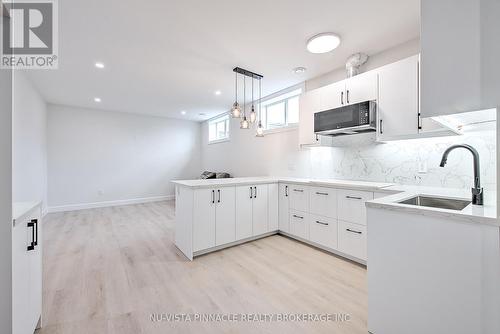 4282 Liberty Cross, London South (South V), ON - Indoor Photo Showing Kitchen