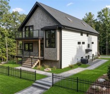 1130 May St Victoria, BC V8V 2S5