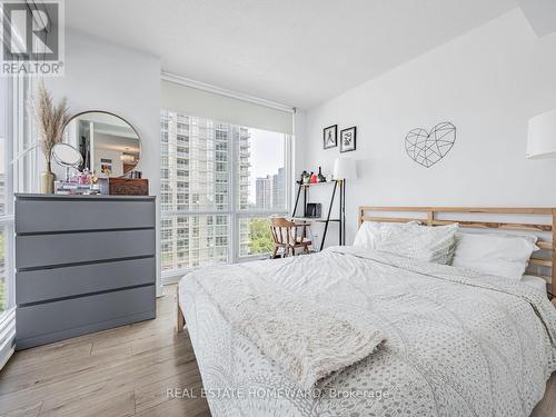 906 - 11 Brunel Court, Toronto, ON - Indoor Photo Showing Bedroom
