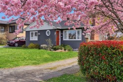 2519 Roseberry Ave Victoria, BC V8R 3T6