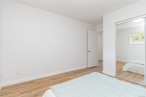 2148 Dodds Rd, Nanaimo, BC - Indoor Photo Showing Bedroom