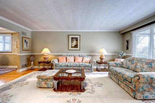 2405 Rosemary Drive, Mississauga, ON - Indoor Photo Showing Living Room