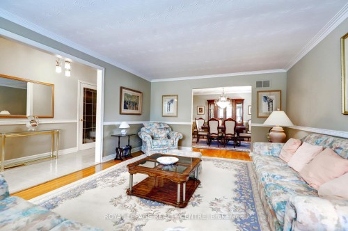 2405 Rosemary Drive, Mississauga, ON - Indoor Photo Showing Living Room