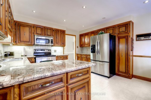 2405 Rosemary Drive, Mississauga, ON - Indoor Photo Showing Kitchen With Double Sink