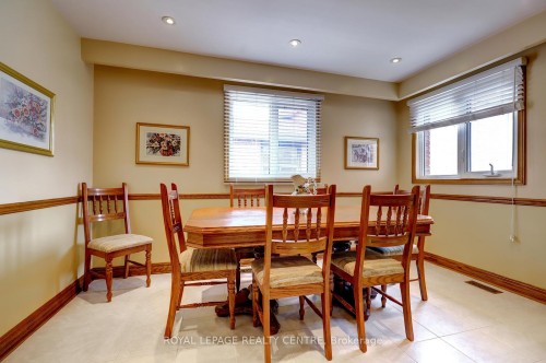 2405 Rosemary Drive, Mississauga, ON - Indoor Photo Showing Dining Room
