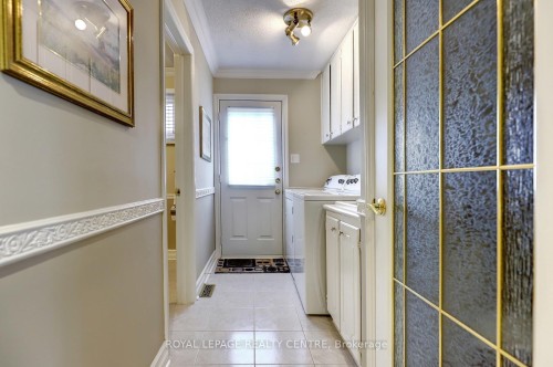 2405 Rosemary Drive, Mississauga, ON - Indoor Photo Showing Laundry Room