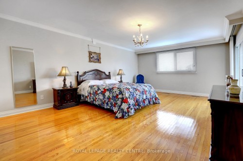 2405 Rosemary Drive, Mississauga, ON - Indoor Photo Showing Bedroom
