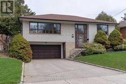 29 FULWELL CRESCENT Toronto, ON M3J 1Y4