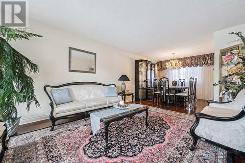 4085 Twine Crescent, Mississauga, ON - Indoor Photo Showing Living Room