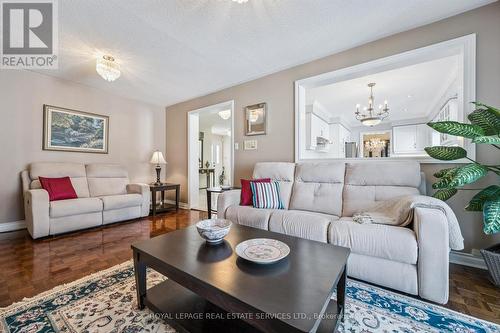 4085 Twine Crescent, Mississauga, ON - Indoor Photo Showing Living Room
