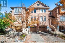 7131 CHATHAM COURT  Mississauga, ON L5N 8R1