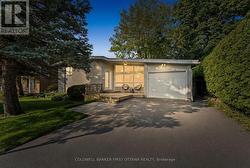 4 ALDERBROOK DRIVE Ottawa, ON K2H 5W5