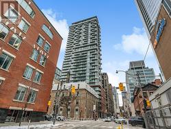 2104 - 126 SIMCOE STREET Toronto, ON M5H 4E6
