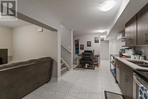 81 Grove Street, Welland (Welland Downtown), ON - Indoor Photo Showing Kitchen With Double Sink