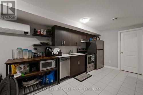 81 Grove Street, Welland (Welland Downtown), ON - Indoor Photo Showing Kitchen