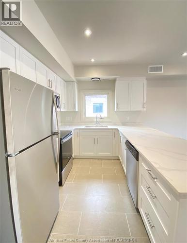 233 Watson Unit# 305, Windsor, ON - Indoor Photo Showing Kitchen