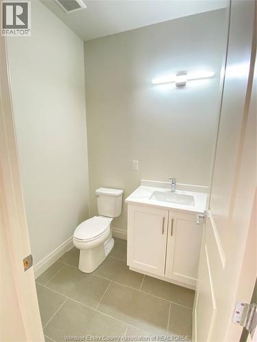 233 Watson Unit# 305, Windsor, ON - Indoor Photo Showing Bathroom