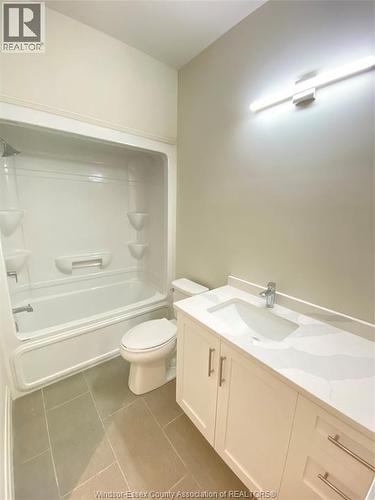 233 Watson Unit# 305, Windsor, ON - Indoor Photo Showing Bathroom