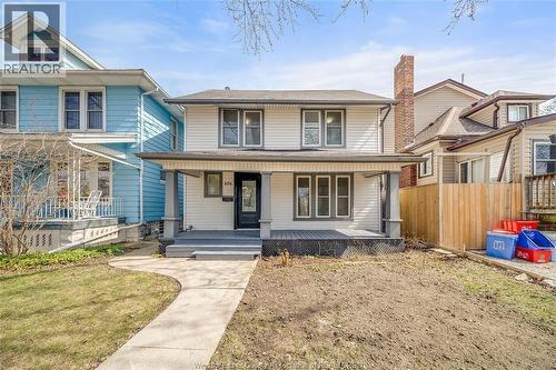 876 HALL AVENUE  Windsor, ON N9A 2M3