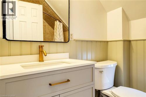 29 Andrew Street, Kitchener, ON - Indoor Photo Showing Bathroom