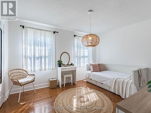 7123 Gillespie Lane, Mississauga, ON - Indoor Photo Showing Bedroom