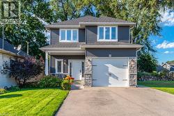 13 CLARE Avenue Hamilton, ON L8H 7C9