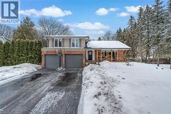 16 BANNISDALE Way Carlisle, ON L0R 1H2