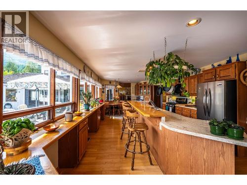 1896 3A Highway, Nelson, BC - Indoor Photo Showing Kitchen