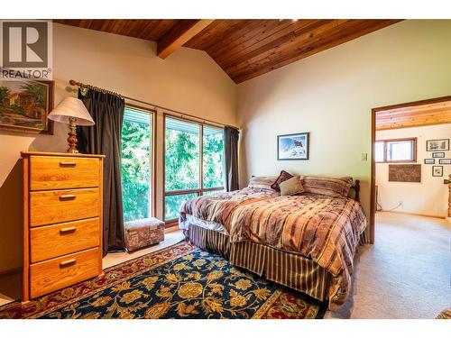 1896 3A Highway, Nelson, BC - Indoor Photo Showing Bedroom