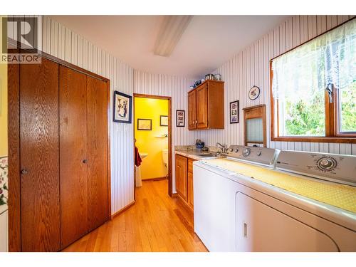 1896 3A Highway, Nelson, BC - Indoor Photo Showing Other Room