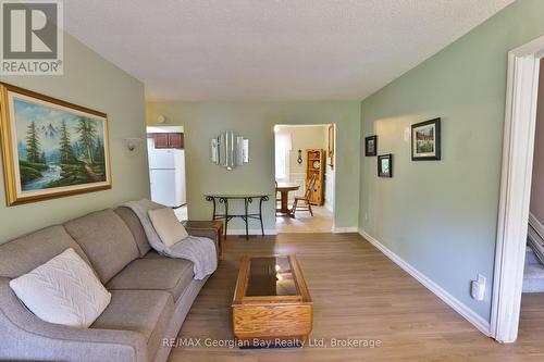 1 Lindale Avenue, Tiny, ON - Indoor Photo Showing Living Room